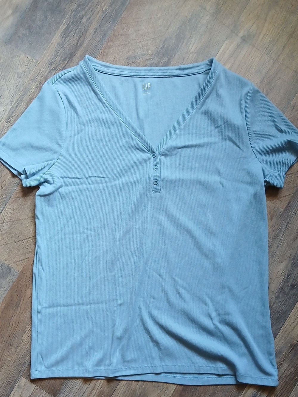 GAP Women's Short Sleeve V-Neck Henley — Light Blue